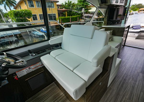 Cruisers Yachts 50 Cantius image