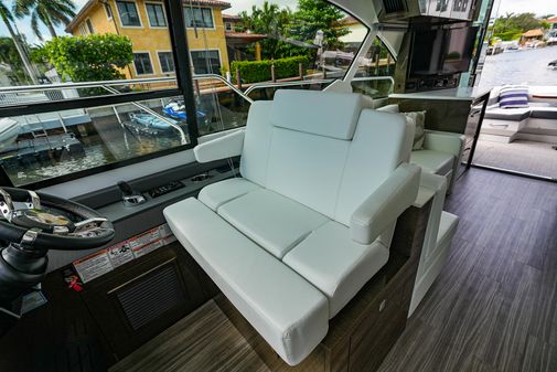 Cruisers Yachts 50 Cantius image