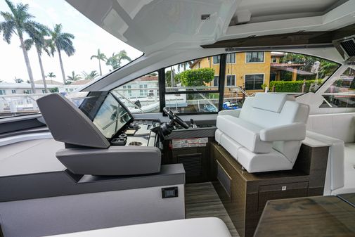 Cruisers Yachts 50 Cantius image