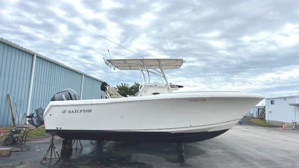 Sailfish 242 CC 