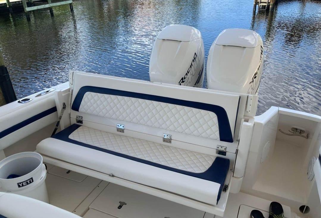 2015 Intrepid 327 center console