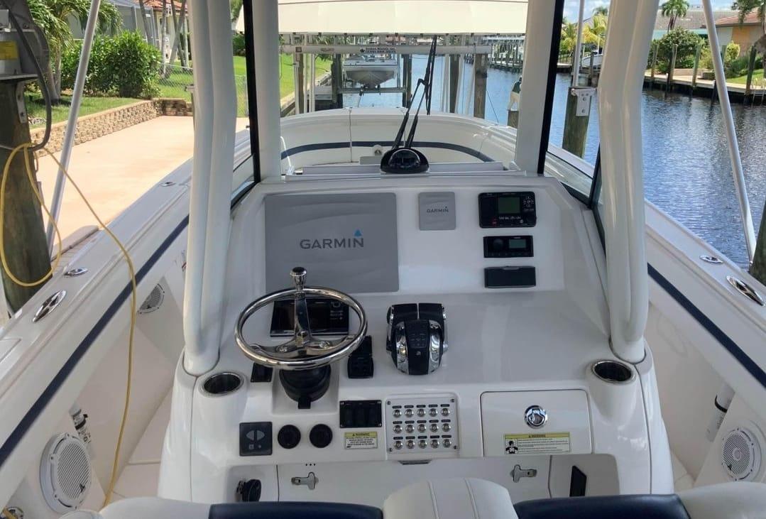 2015 Intrepid 327 center console