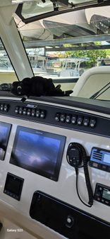 Boston Whaler 330 Outrage image