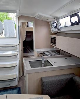 Beneteau OCEANIS-38-1 image