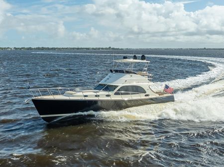 Palm Beach Motor Yachts PB50 Flybridge image