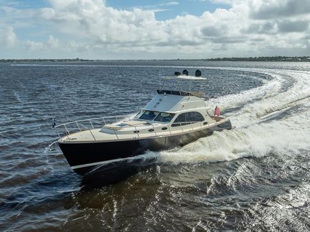 Palm Beach Motor Yachts PB50 Flybridge image