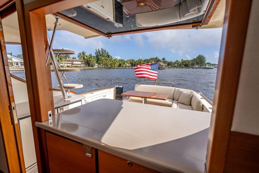 Palm Beach Motor Yachts PB50 Flybridge image