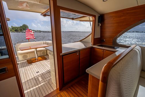 Palm Beach Motor Yachts PB50 Flybridge image