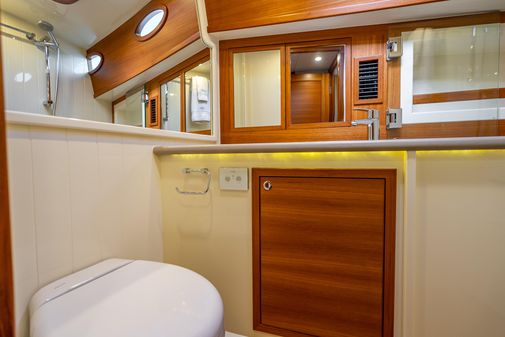 Palm Beach Motor Yachts PB50 Flybridge image