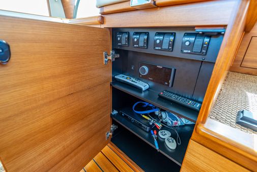 Palm Beach Motor Yachts PB50 Flybridge image