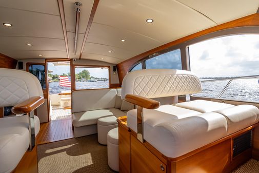 Palm Beach Motor Yachts PB50 Flybridge image