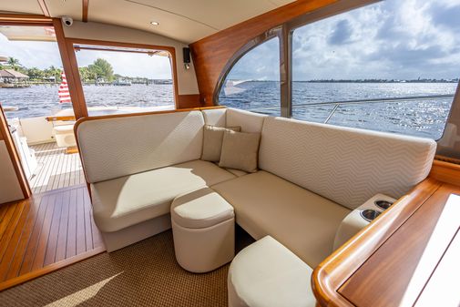 Palm Beach Motor Yachts PB50 Flybridge image