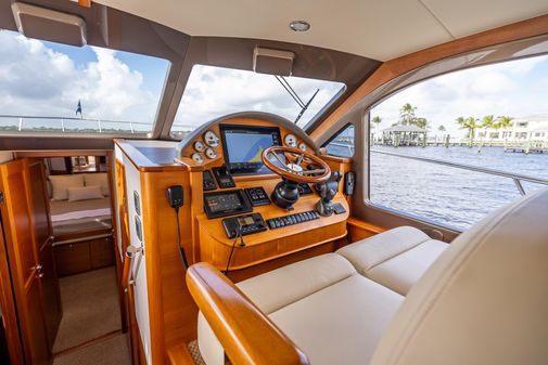 Palm Beach Motor Yachts PB50 Flybridge image