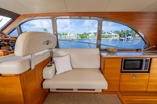 Palm Beach Motor Yachts PB50 Flybridge image