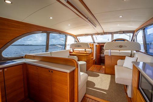 Palm Beach Motor Yachts PB50 Flybridge image