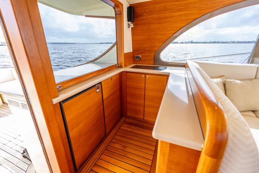 Palm Beach Motor Yachts PB50 Flybridge image