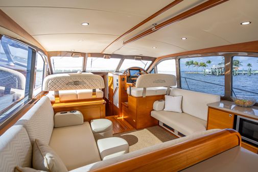 Palm Beach Motor Yachts PB50 Flybridge image