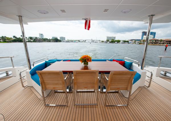 Azimut 84 Flybridge image