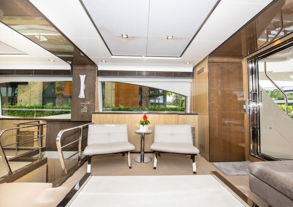 Azimut 84 Flybridge image