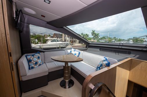 Azimut 84 Flybridge image