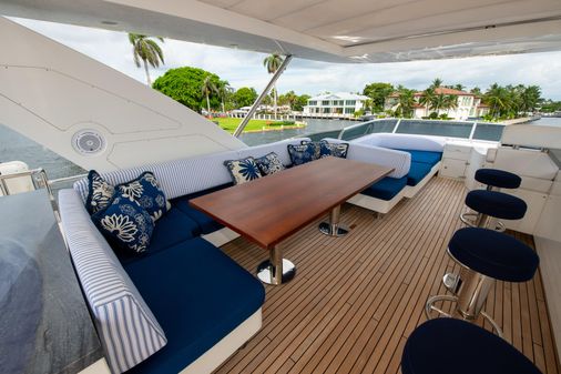 Azimut 84 Flybridge image