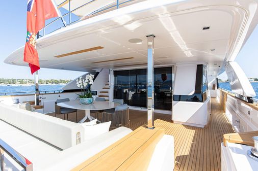 Custom Line Navetta 33 image