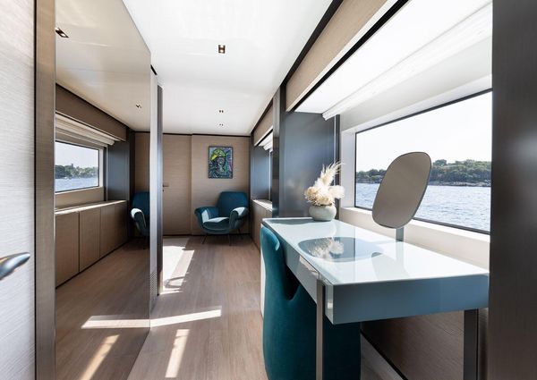 Custom Line Navetta 33 image