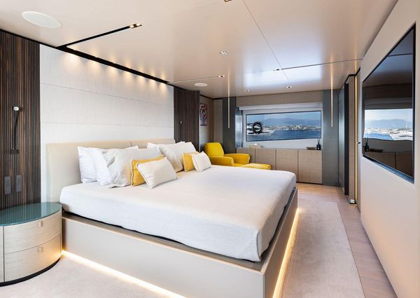 Custom Line Navetta 33 image