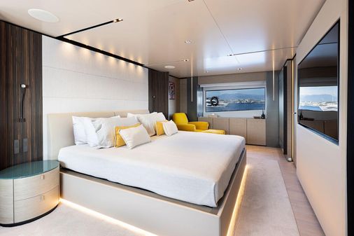 Custom Line Navetta 33 image