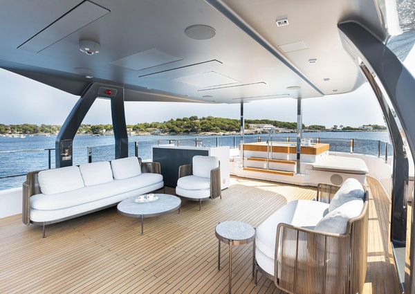 Custom Line Navetta 33 image