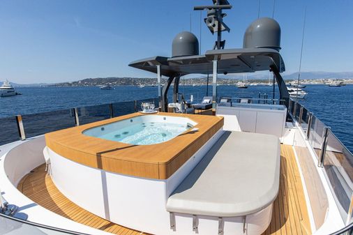 Custom Line Navetta 33 image