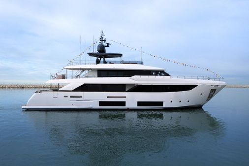 Custom Line Navetta 33 image