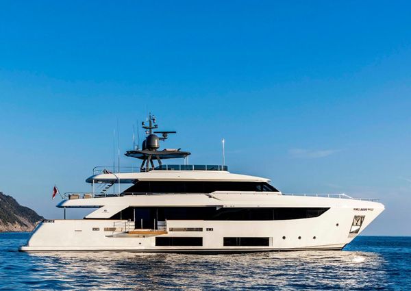 Custom Line Navetta 33 image