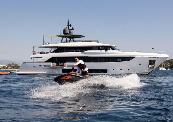 Custom Line Navetta 33 image