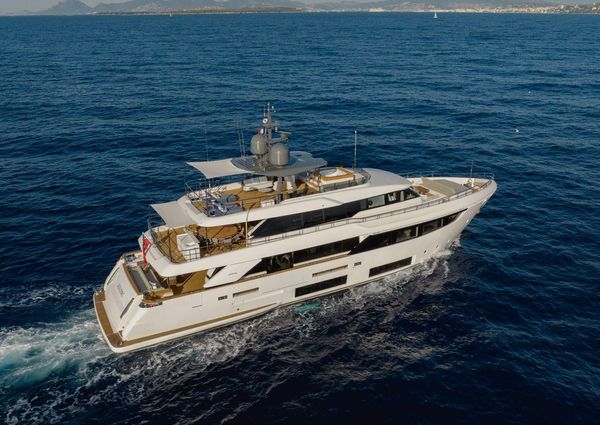 Custom Line Navetta 33 image