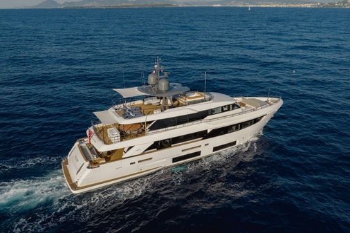 Custom Line Navetta 33 image