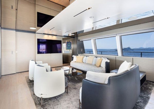 Custom Line Navetta 33 image