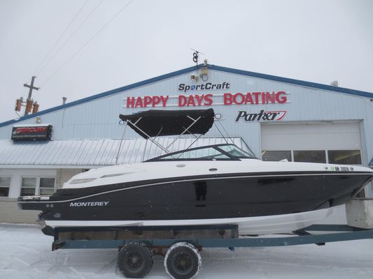 Monterey M5 Sport Boat - main image