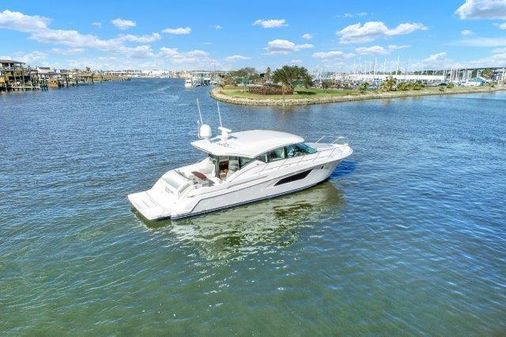 Tiara Yachts 53 Coupe image