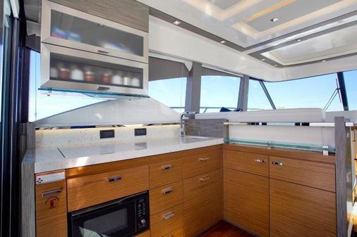 Tiara Yachts 53 Coupe image