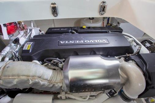 Tiara Yachts 53 Coupe image