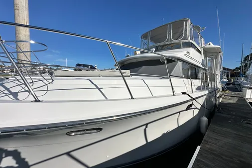 Carver 440 Aft Cabin Motor Yacht image