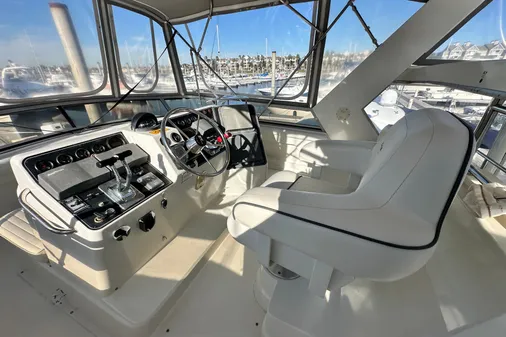 Carver 440 Aft Cabin Motor Yacht image