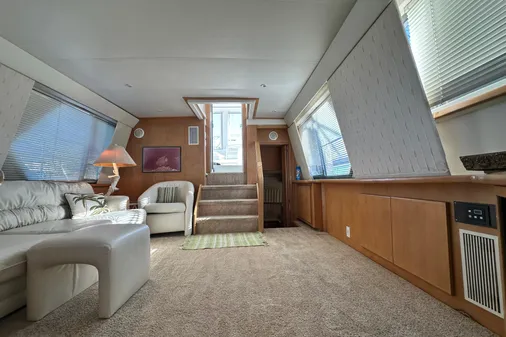 Carver 440 Aft Cabin Motor Yacht image