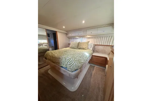 Carver 440-AFT-CABIN-MOTOR-YACHT image