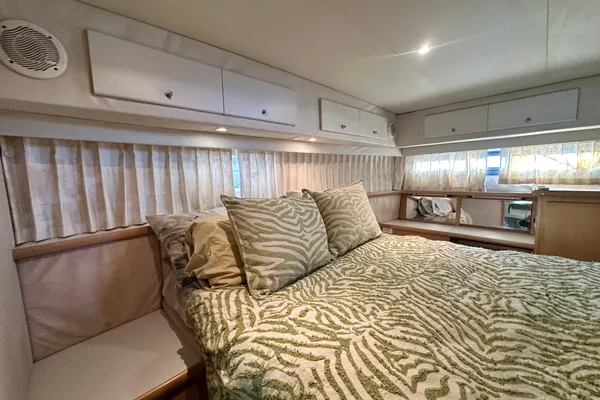 Carver 440-AFT-CABIN-MOTOR-YACHT image