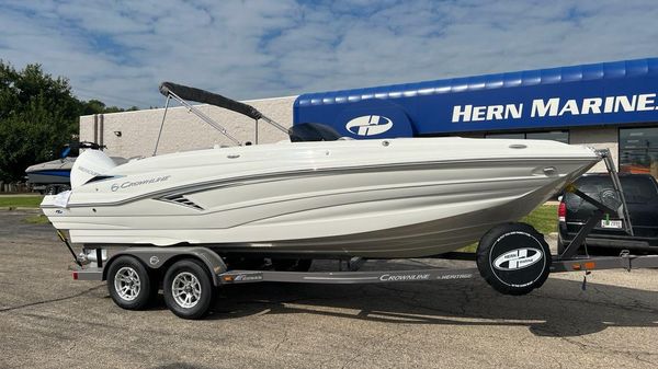 Crownline E225 XS