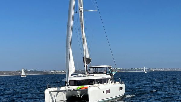 Lagoon 42 