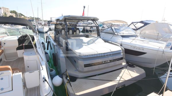 De Antonio Yachts D36 OPEN 