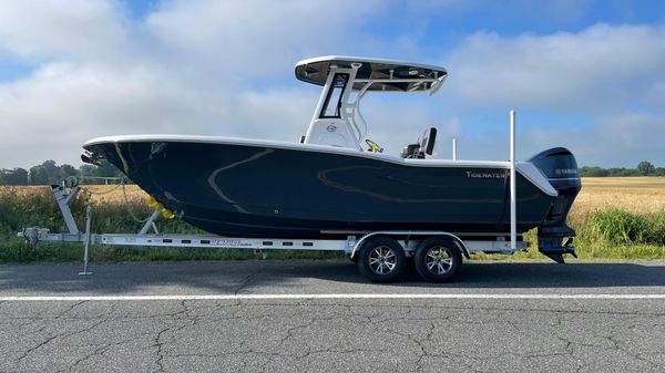 Tidewater 232 CC Adventure